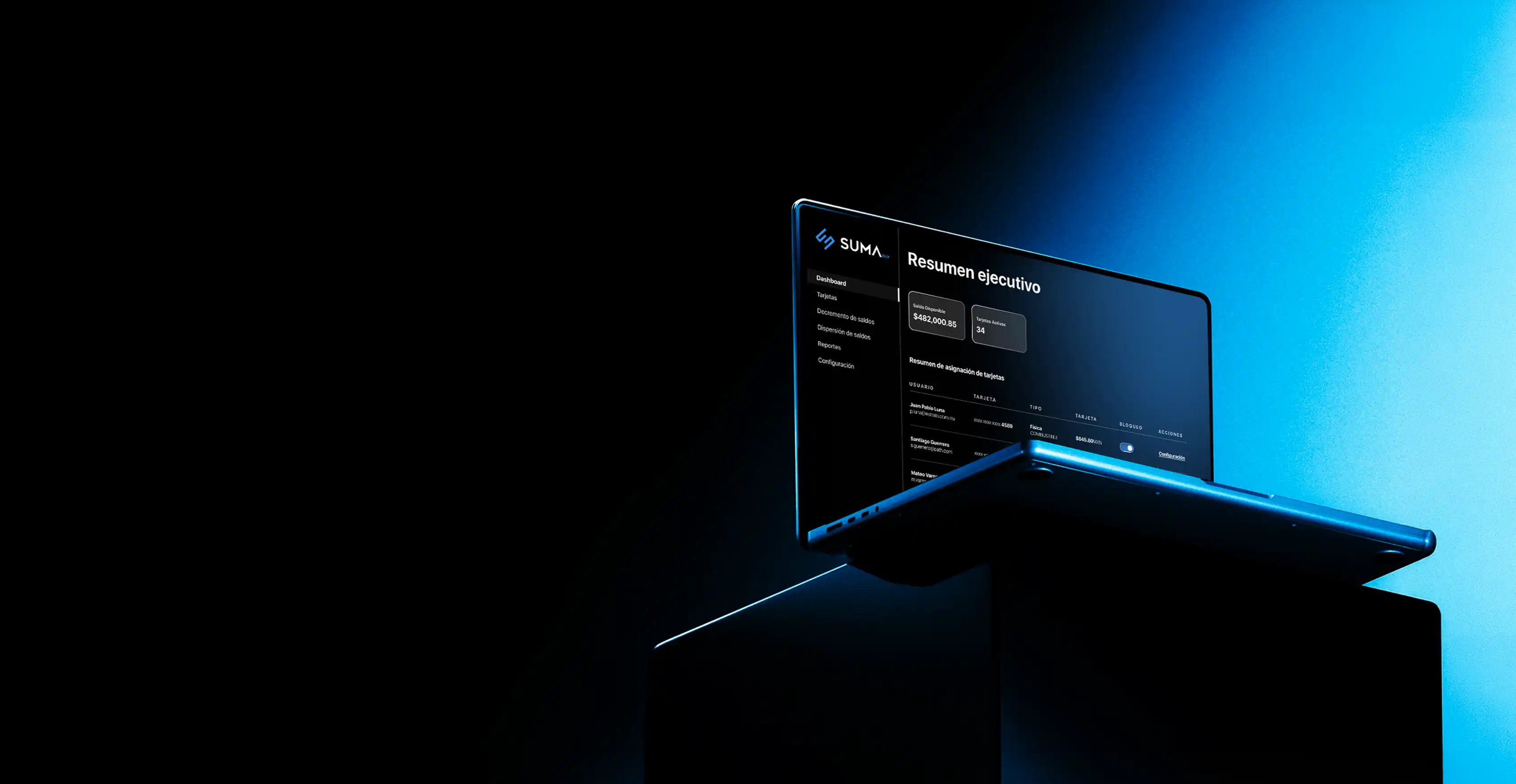 Dashboard de resumen ejecutivo de la plataforma SumaPay en una laptop