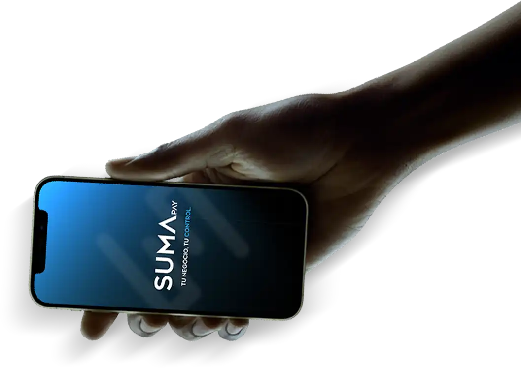Mano sosteniendo un teléfono con la app SumaPay